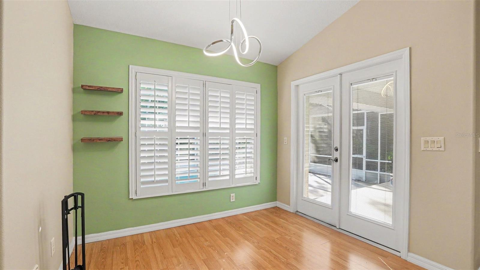 6607 Se 11th Loop Property Photo 12