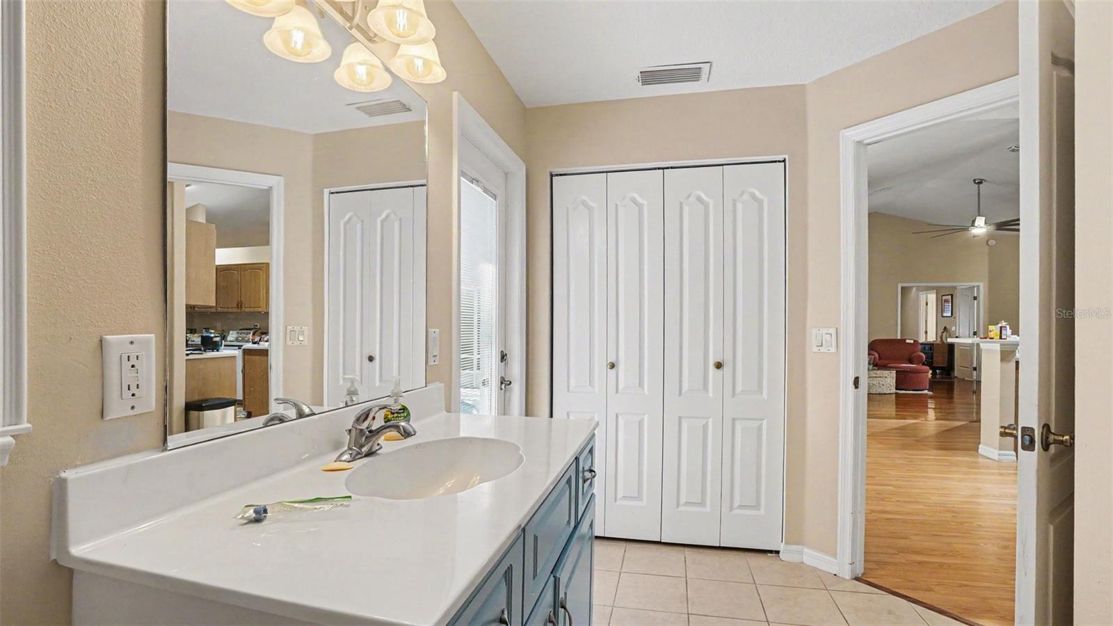 6607 Se 11th Loop Property Photo 23