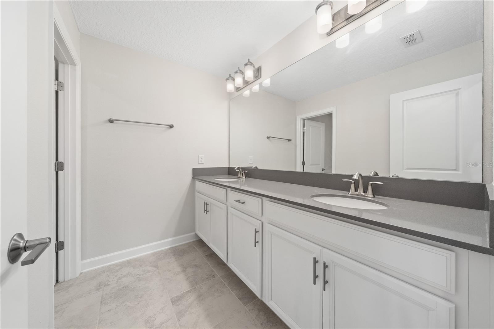 12066 Grammar Ln Property Photo 29