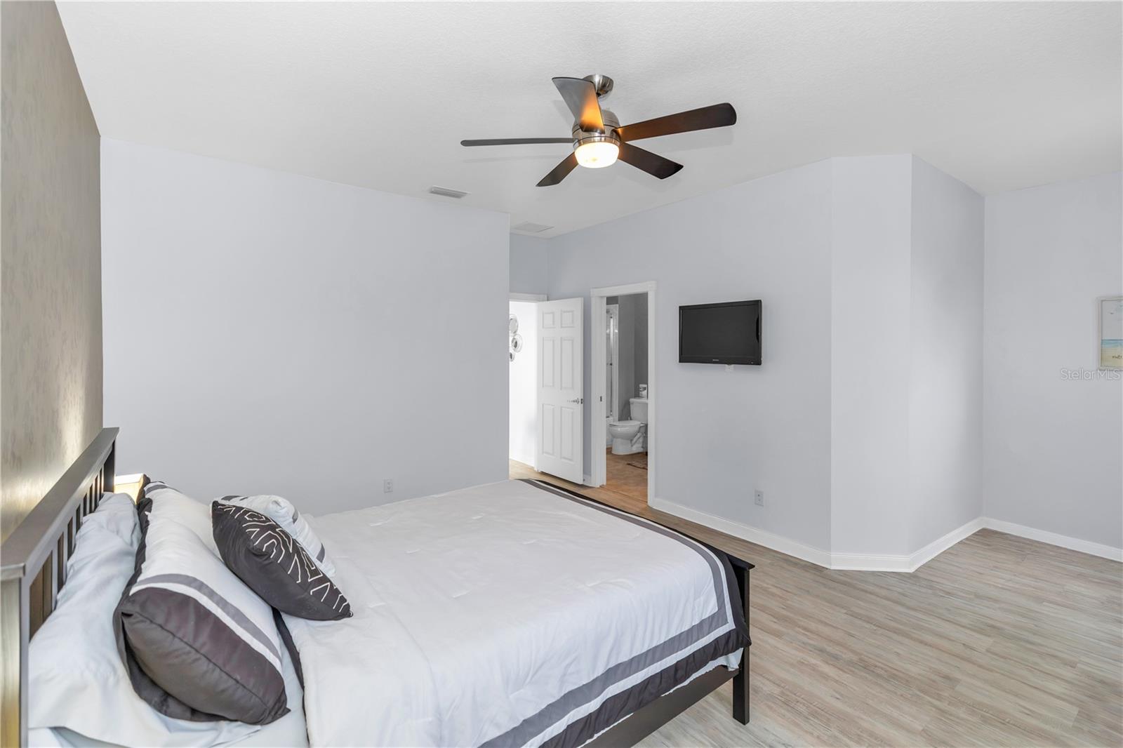 8418 Leatherleaf Ln Property Photo 17