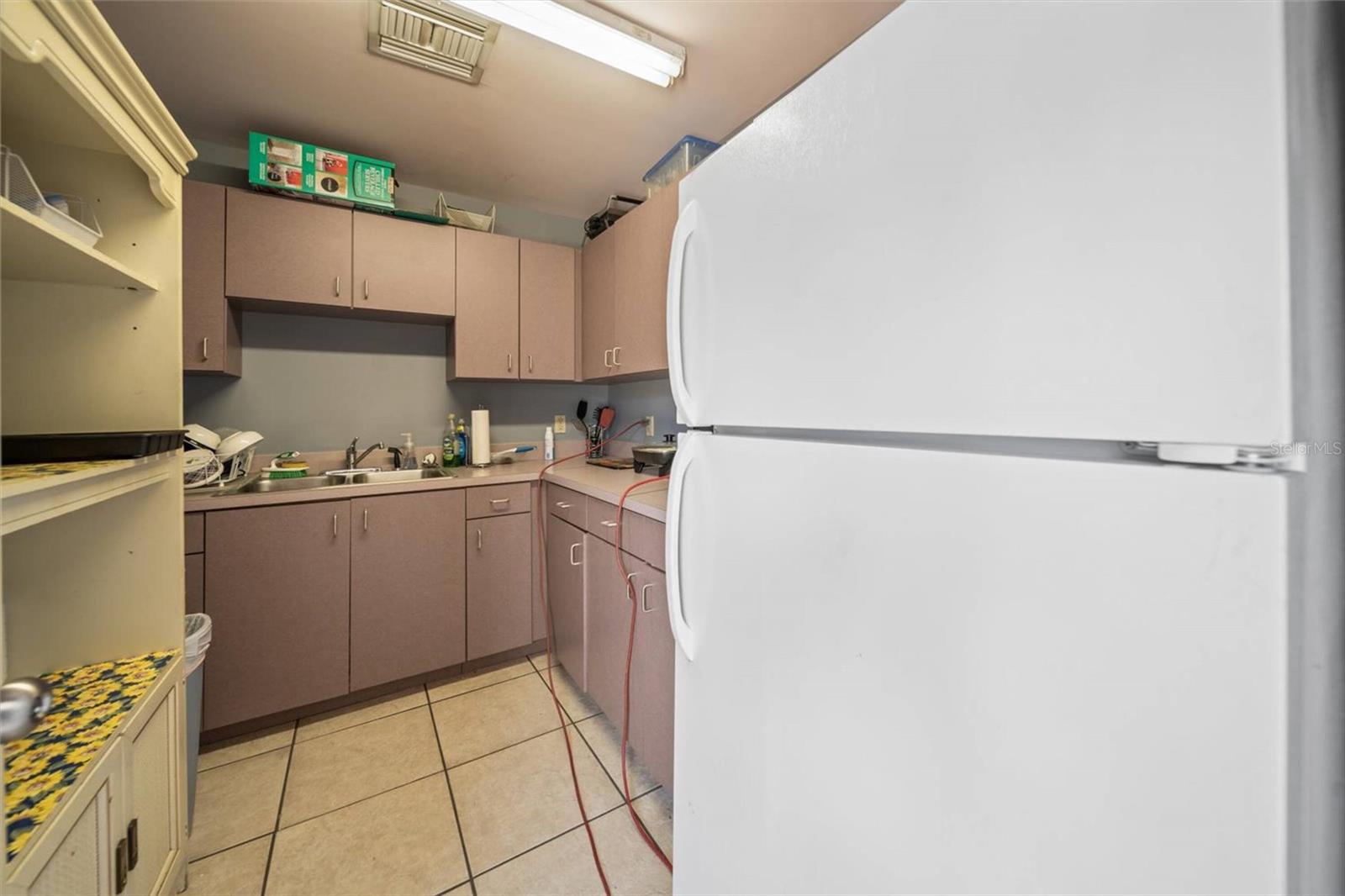 O6407948 Property Photo 6
