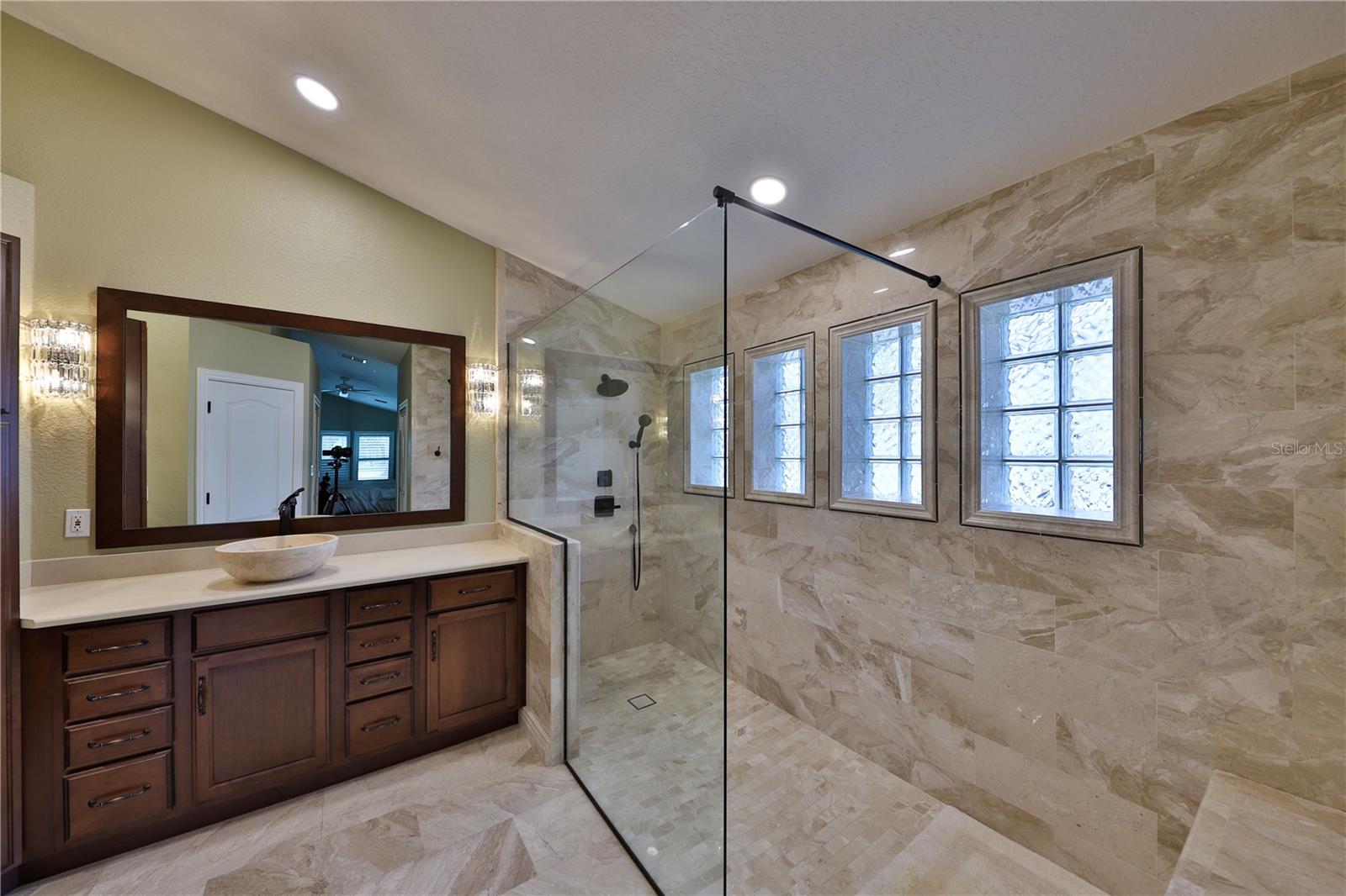 2578 Ekana Dr Property Photo 12