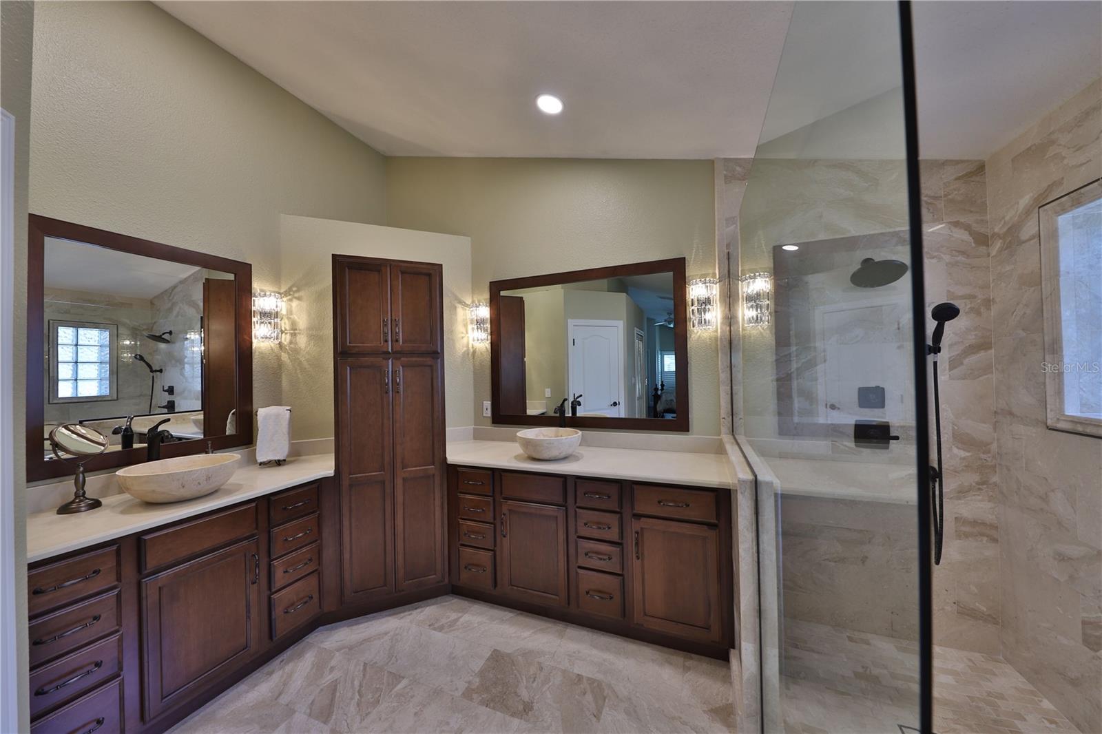 2578 Ekana Dr Property Photo 13