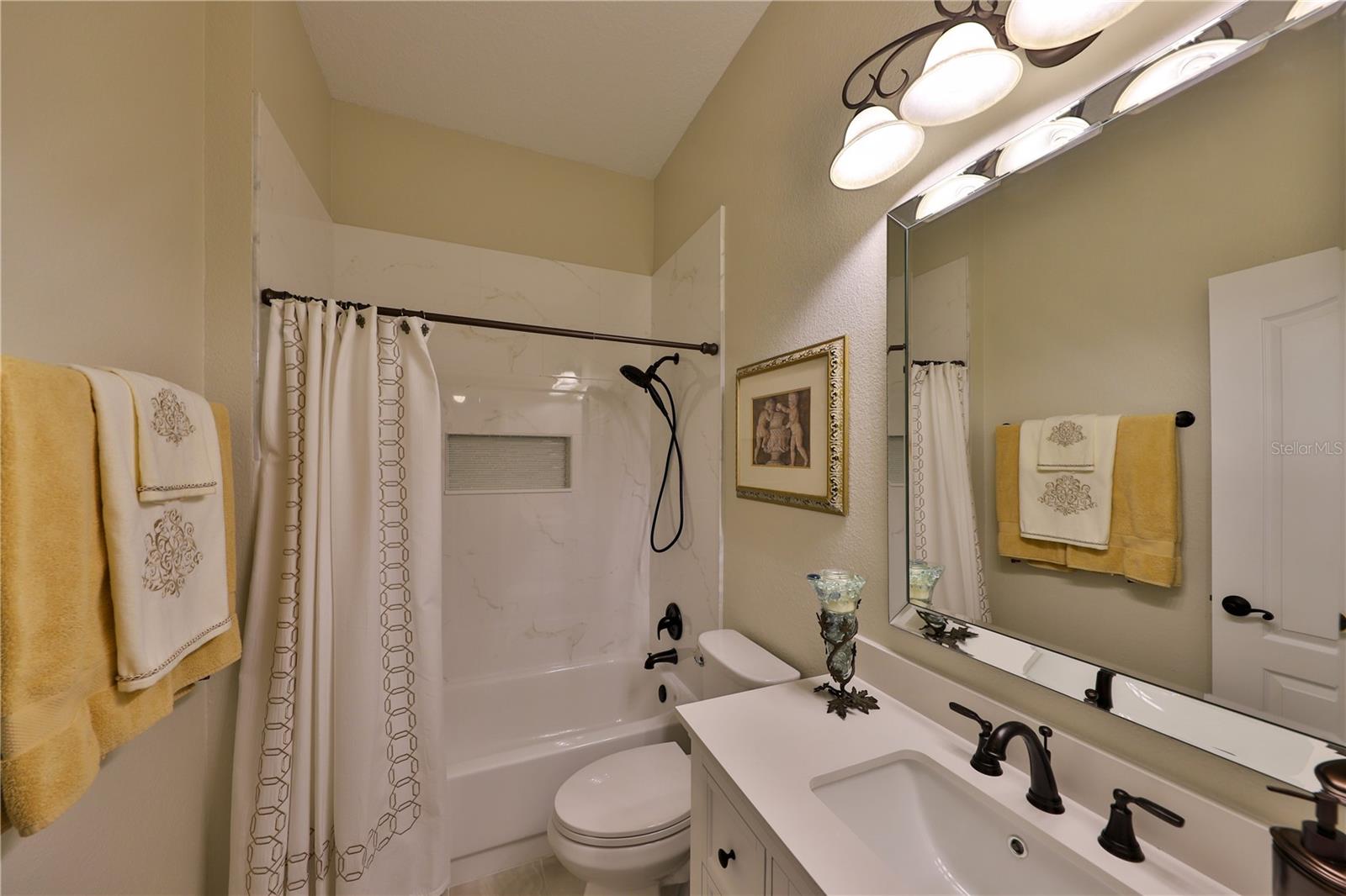 2578 Ekana Dr Property Photo 18