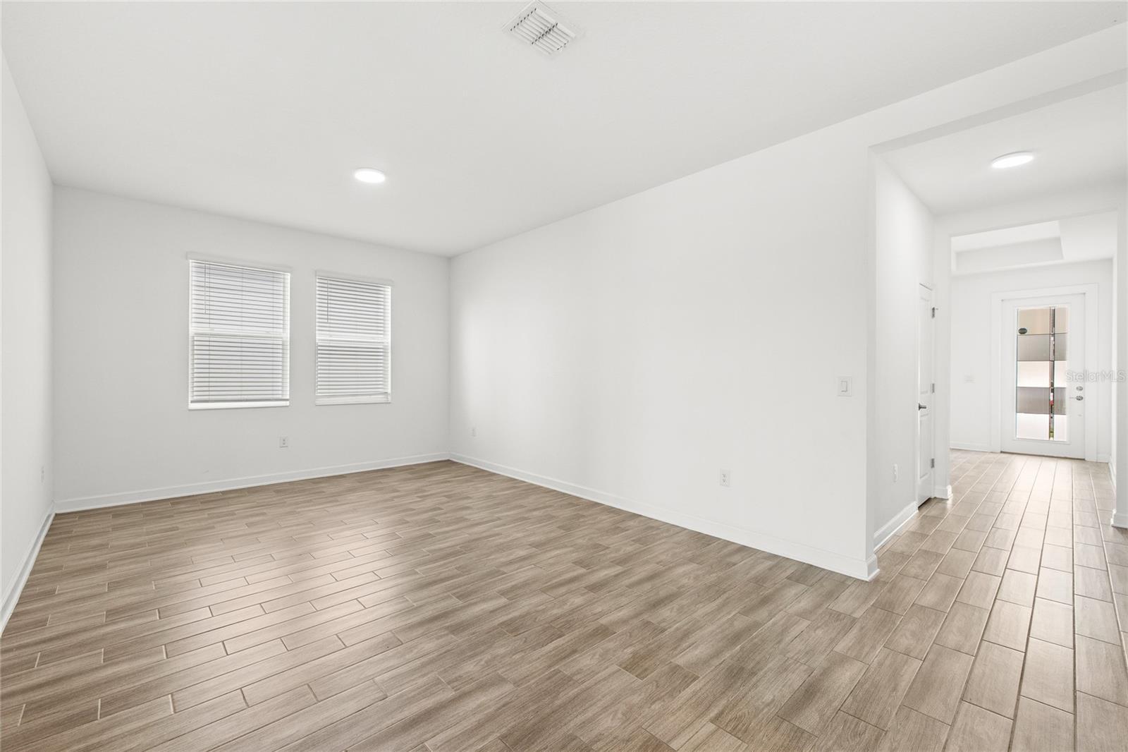 3084 Ella Way Property Photo 6