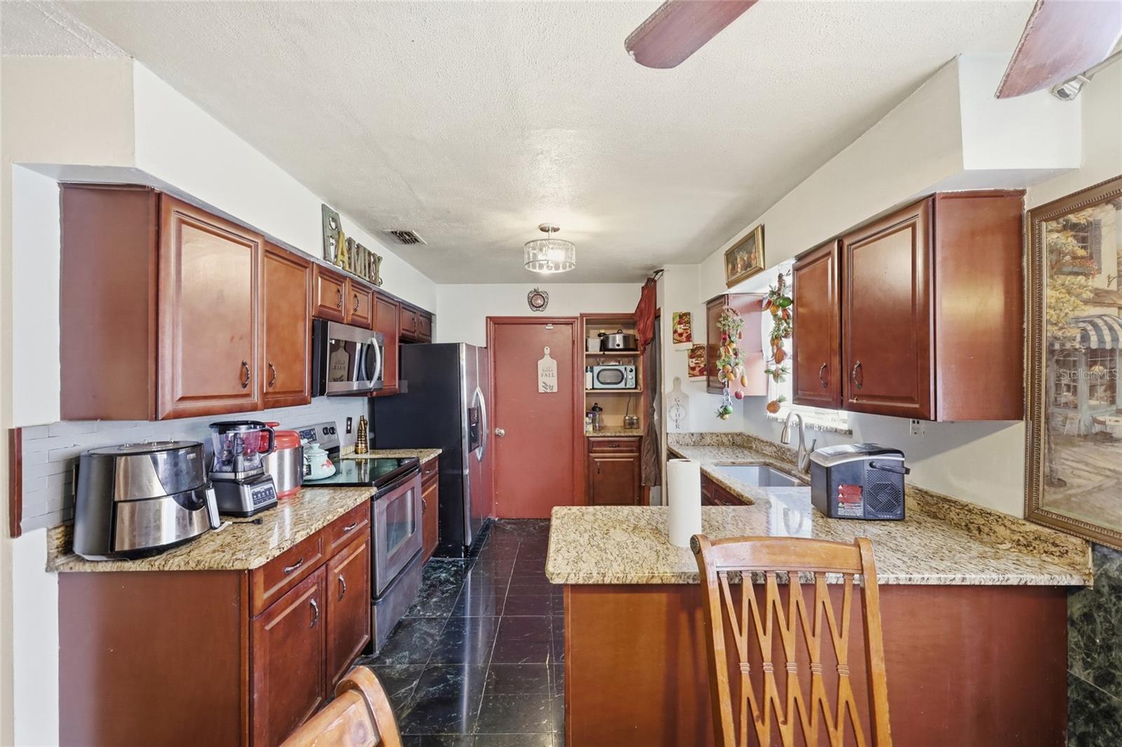 3027 Queensgate Rd Property Photo 16