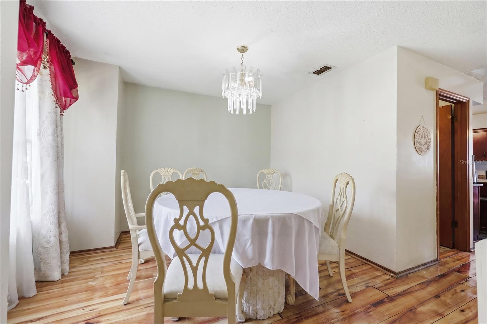 3027 Queensgate Rd Property Photo 22