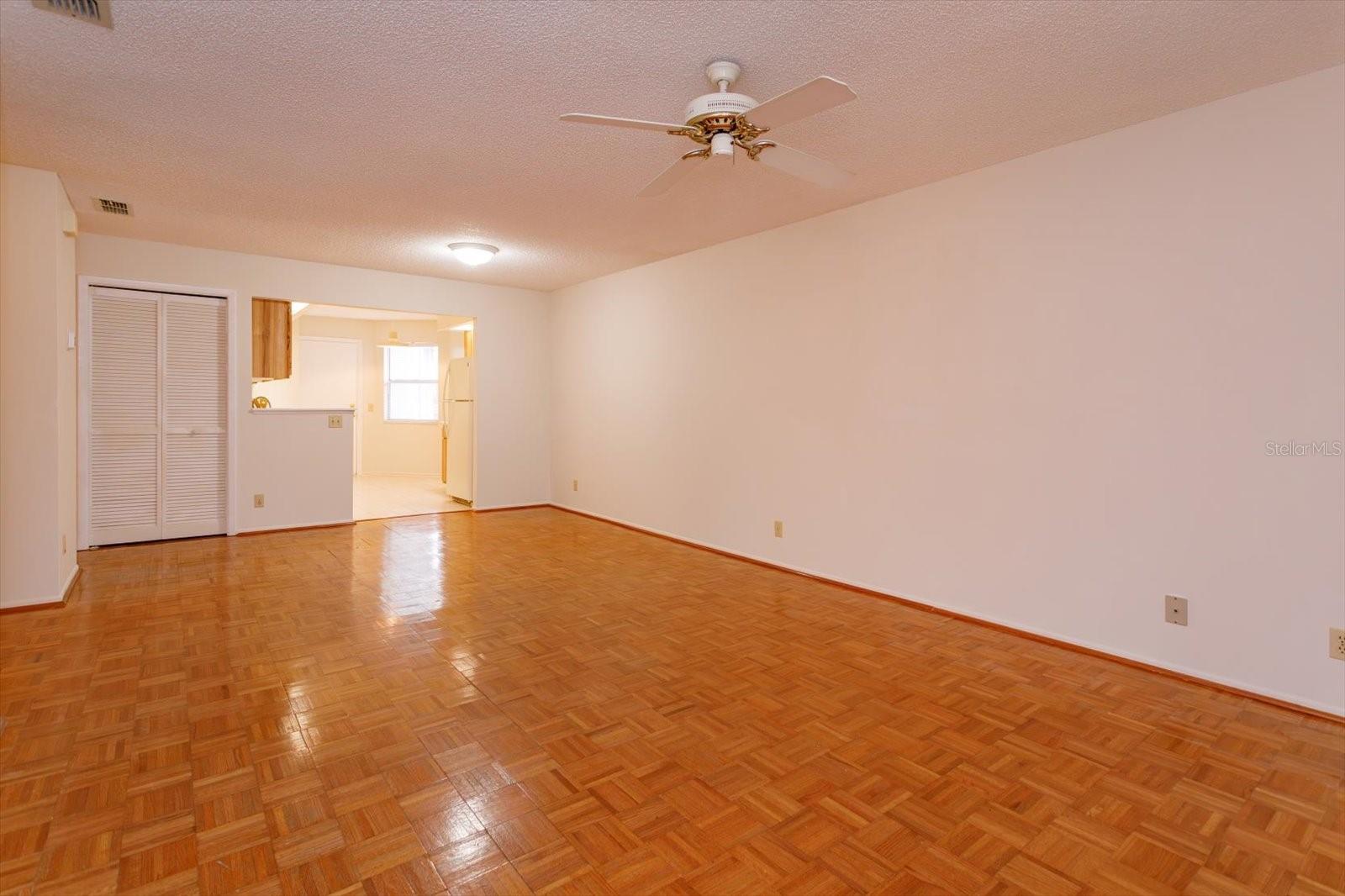 626 Red Oak Cir #106 Property Photo 10