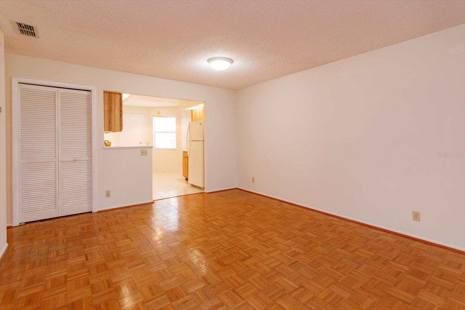 626 Red Oak Cir #106 Property Photo 15
