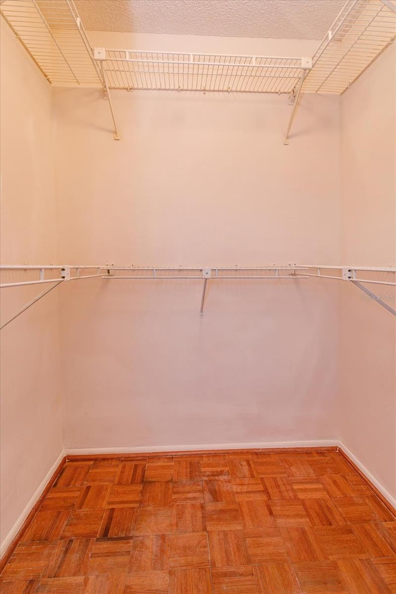 626 Red Oak Cir #106 Property Photo 27