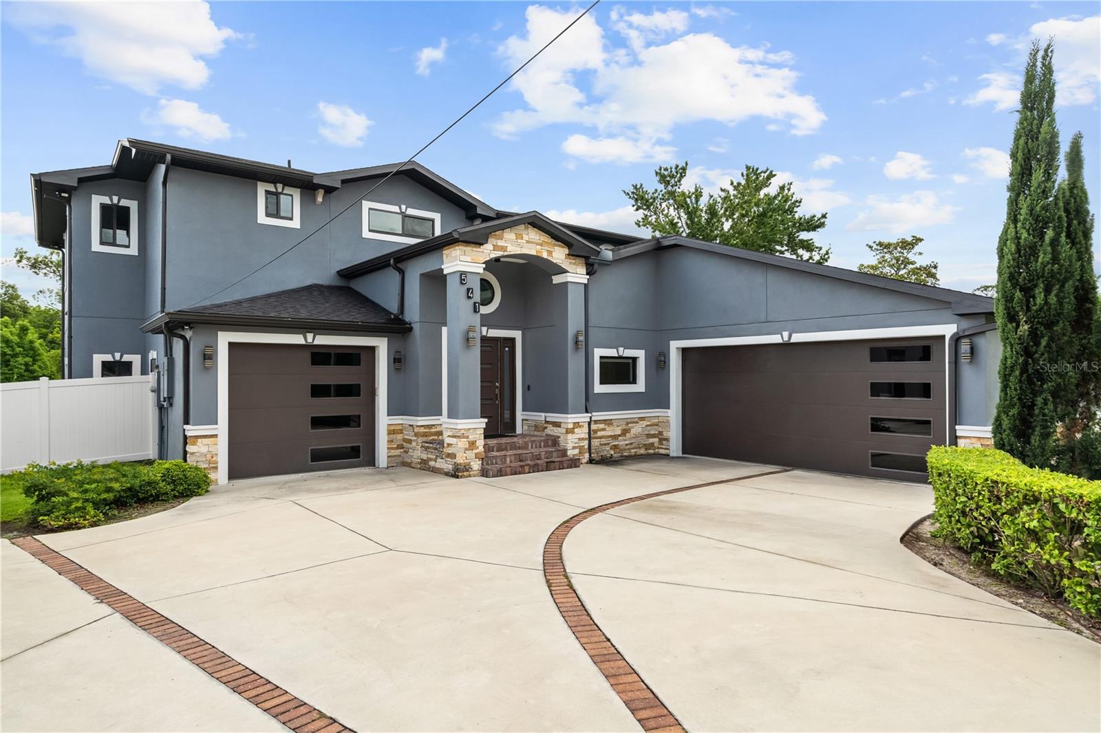 541 W LAKE BRANTLEY RD