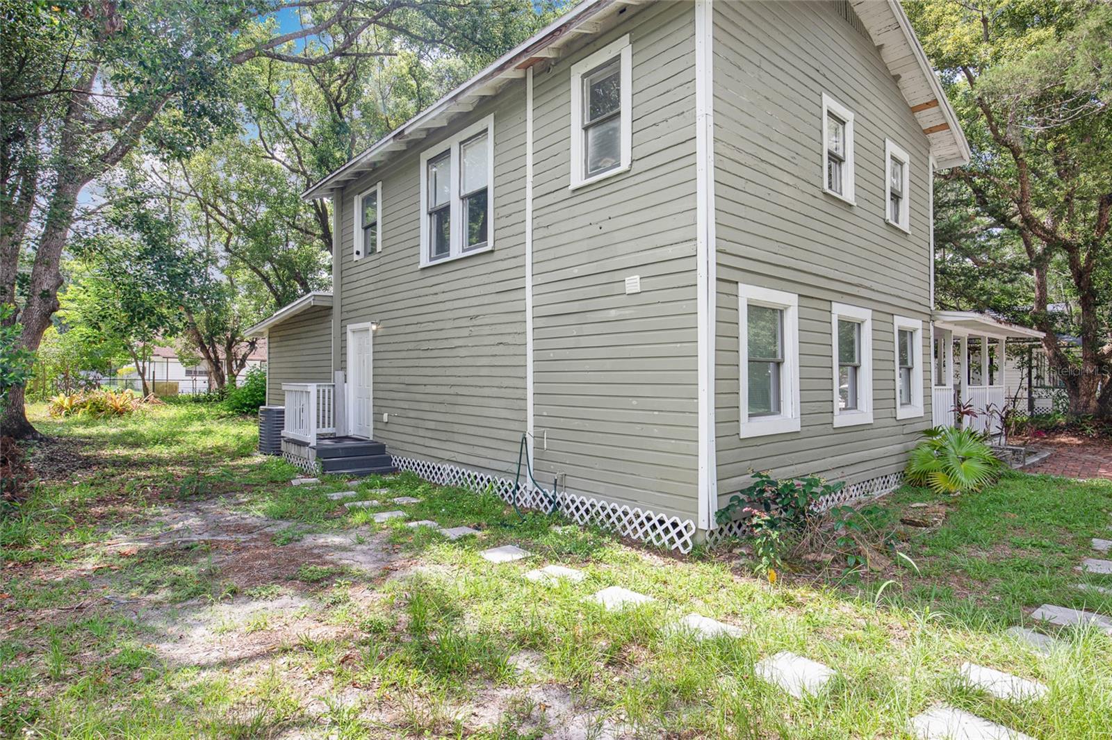 2508 Yale Ave Property Photo 2