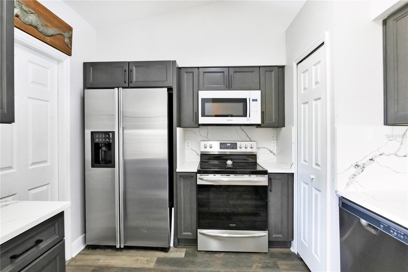 10652 Crescendo Loop Property Photo 10