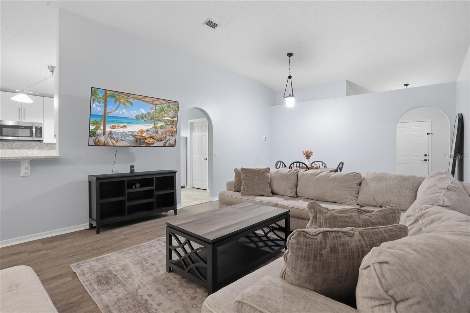 2015 Corner School Dr Property Photo 8
