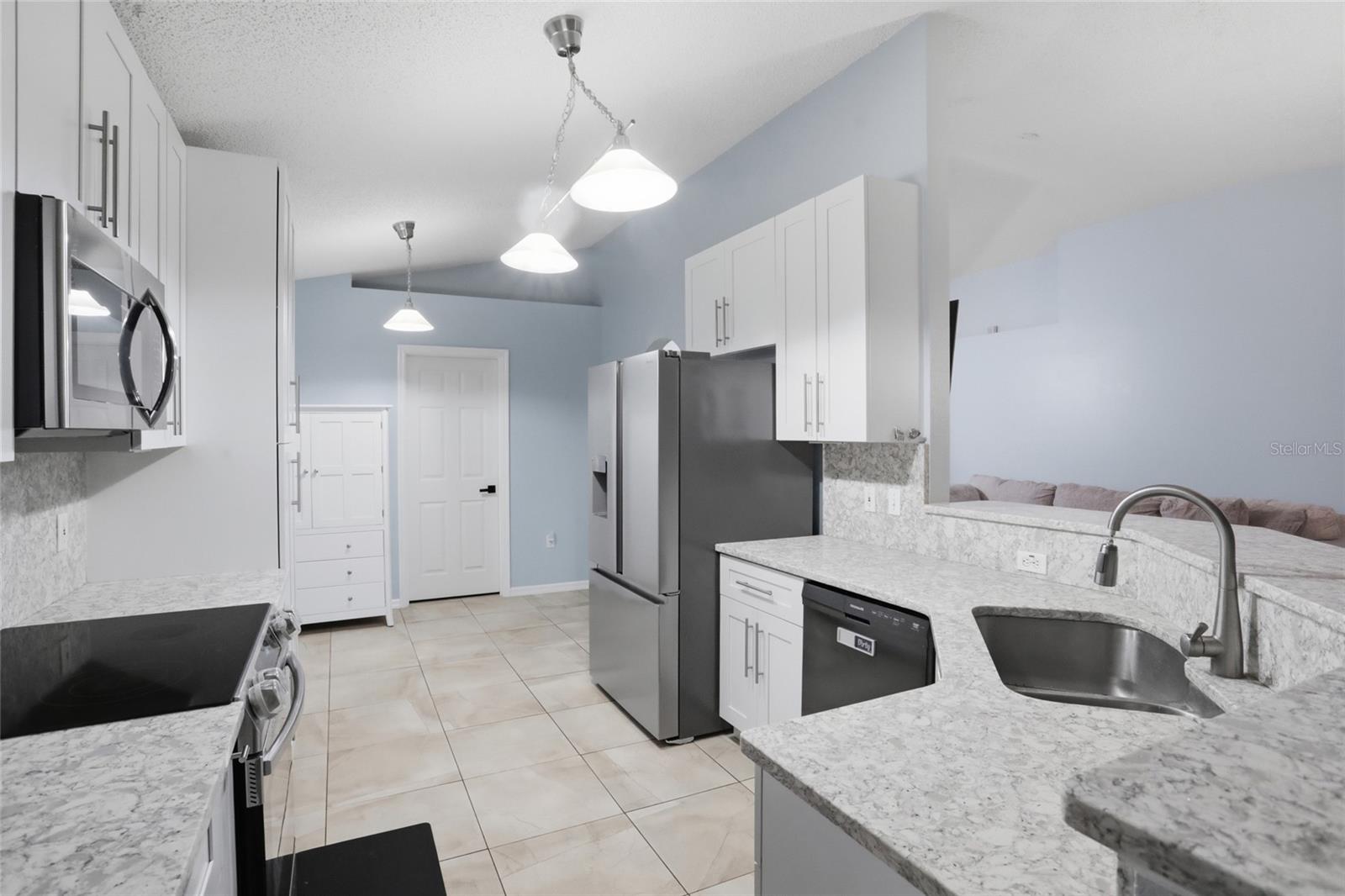 2015 Corner School Dr Property Photo 14
