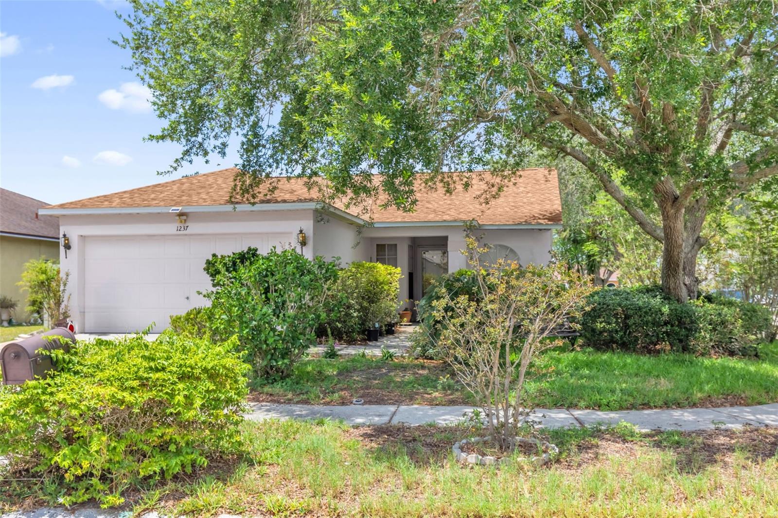 1237 Franford Dr Property Photo 27