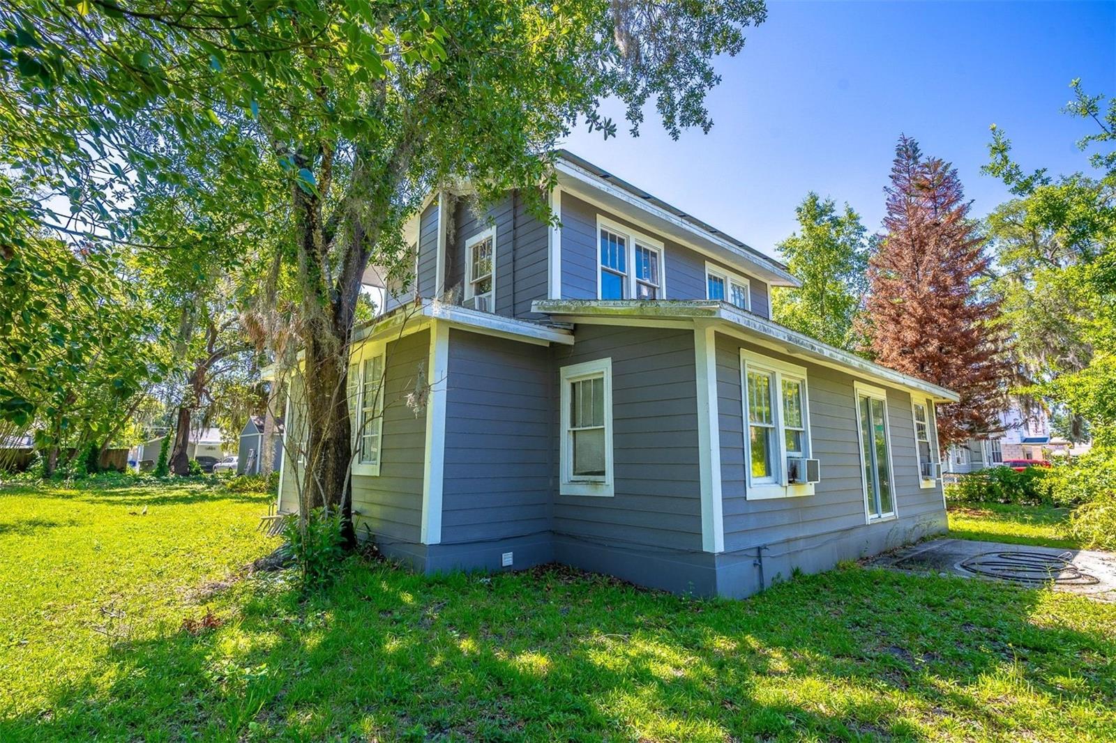 1419 King St Property Photo 2