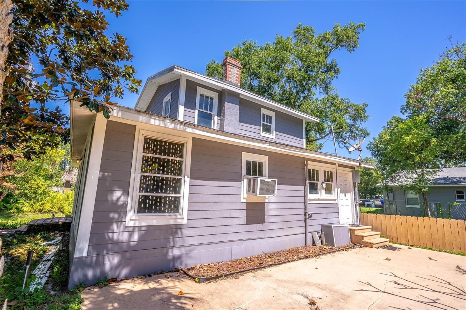 1419 King St Property Photo 4