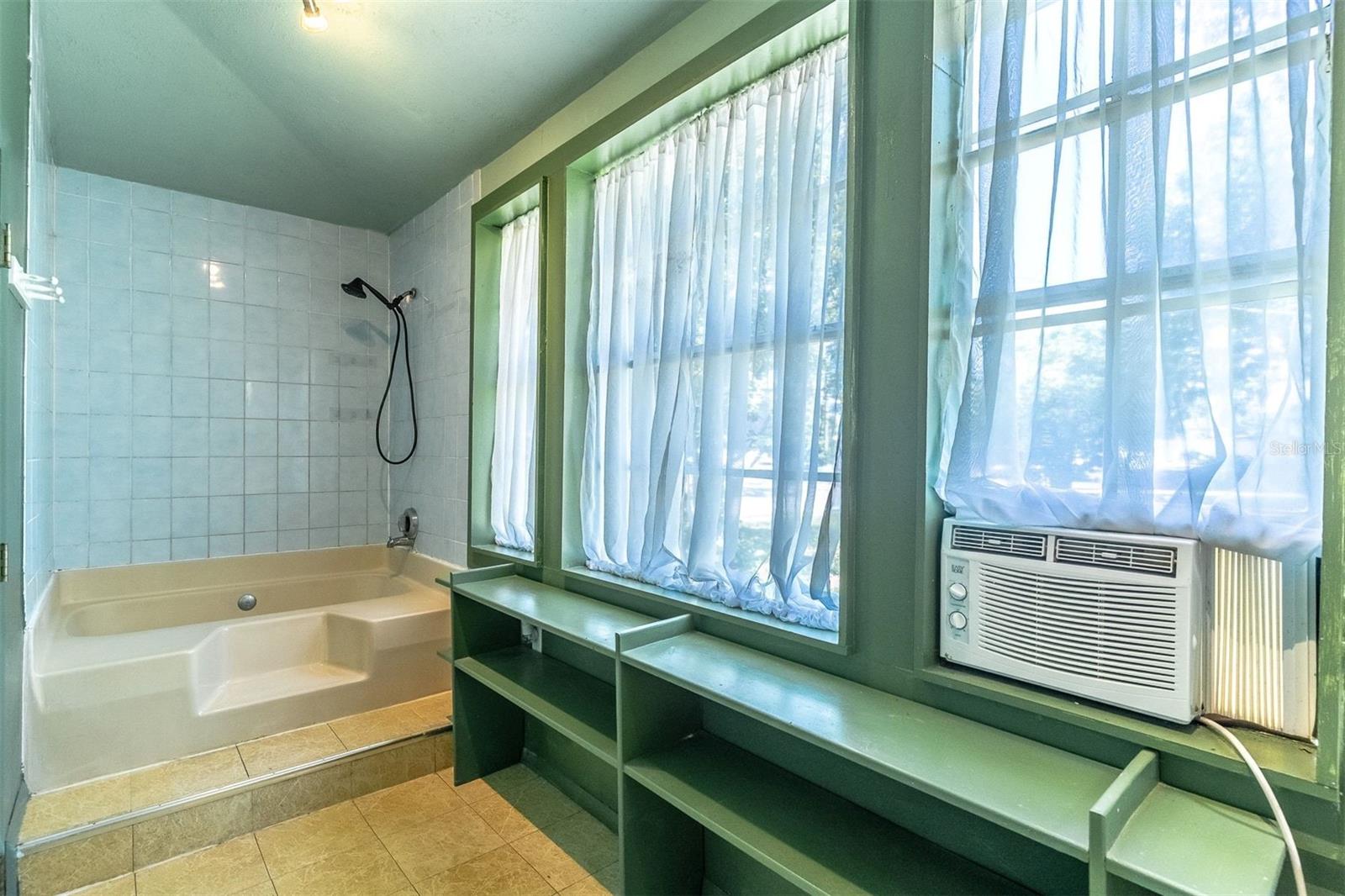 1419 King St Property Photo 25