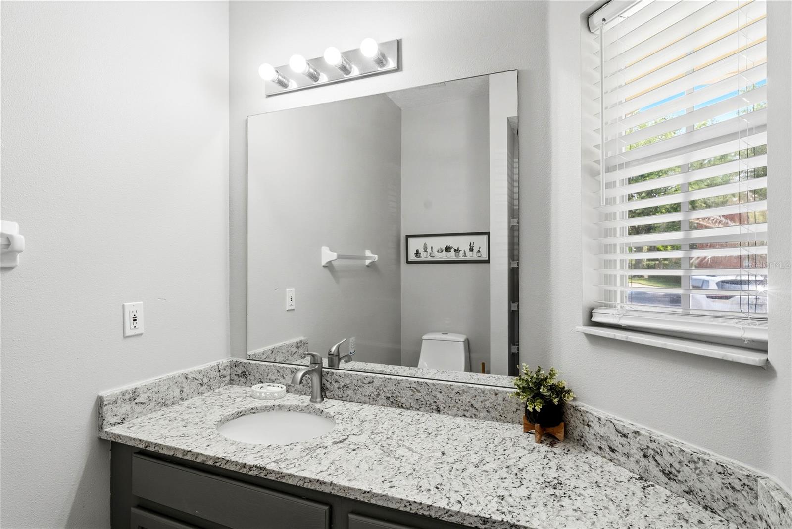 8564 Crystal Cove Loop Property Photo 11