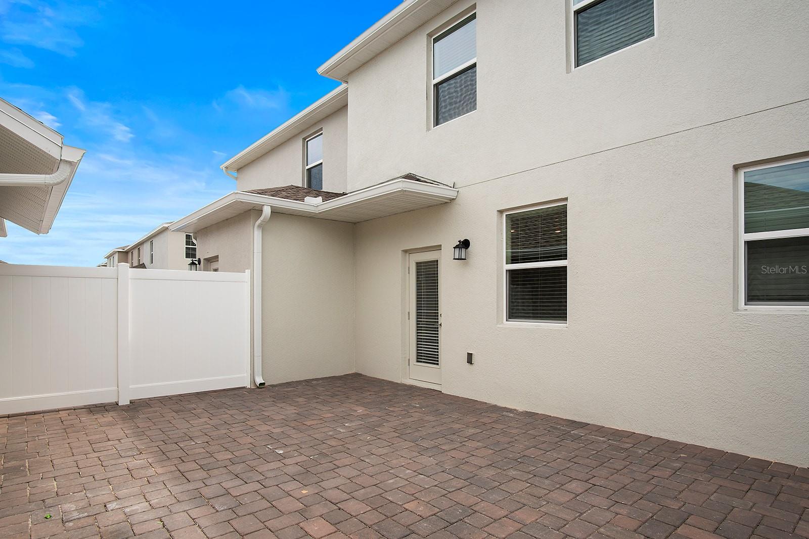 5643 Quiet Palm Loop Property Photo 5