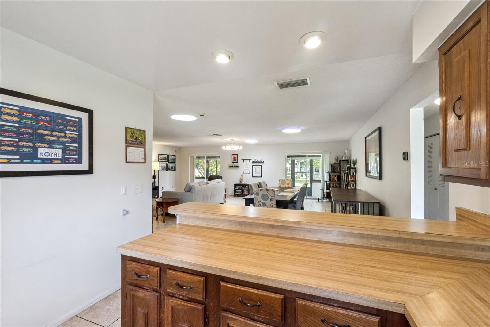10044 Garrison Ln Property Photo 9