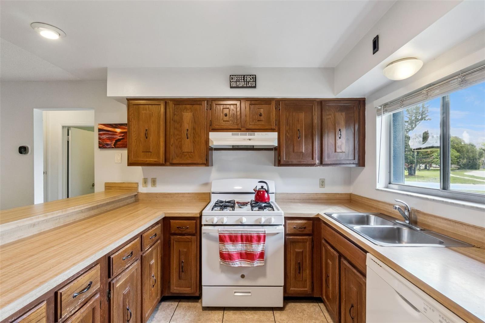 10044 Garrison Ln Property Photo 11