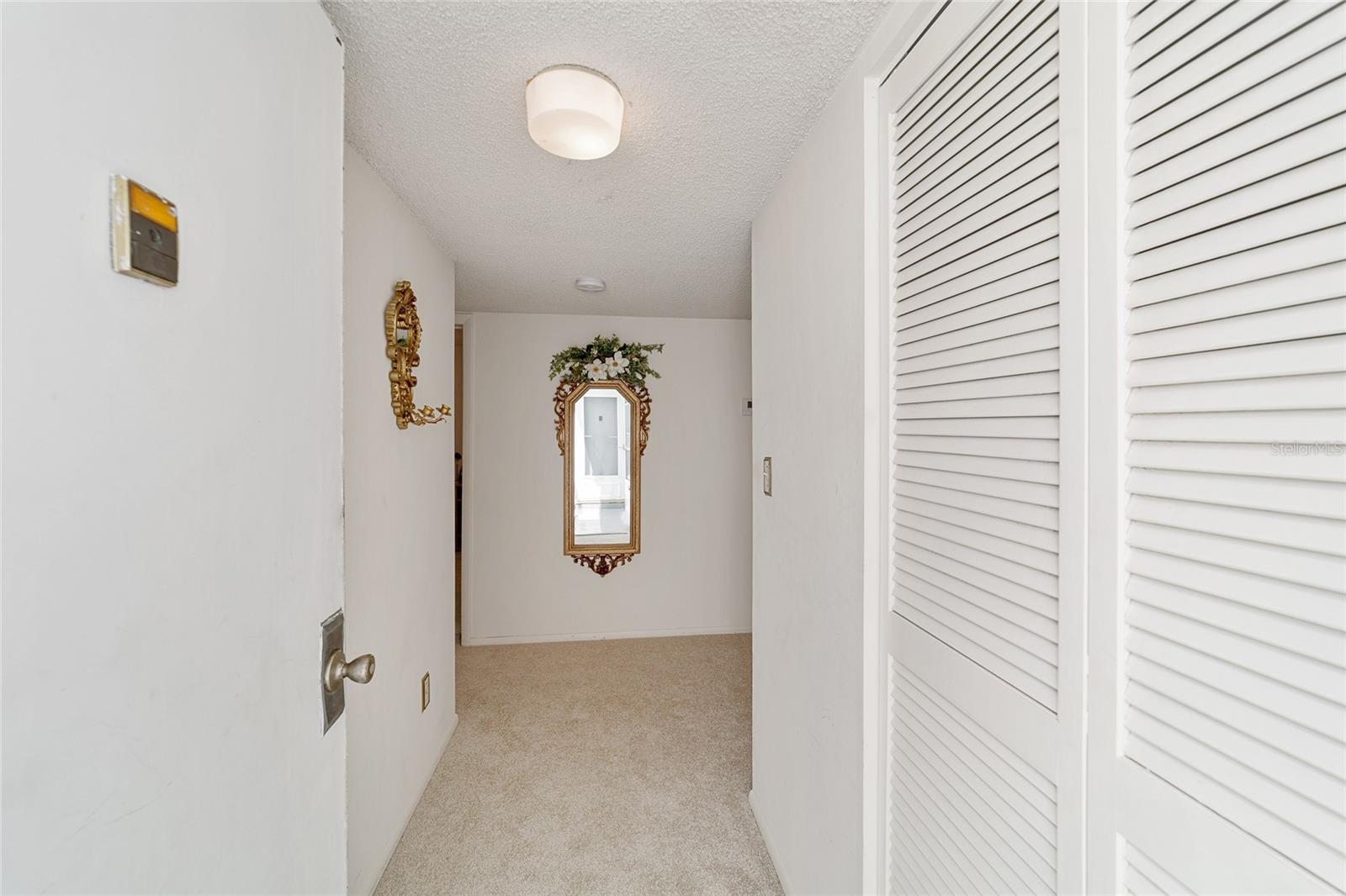 557 Midway Dr #b Property Photo 6
