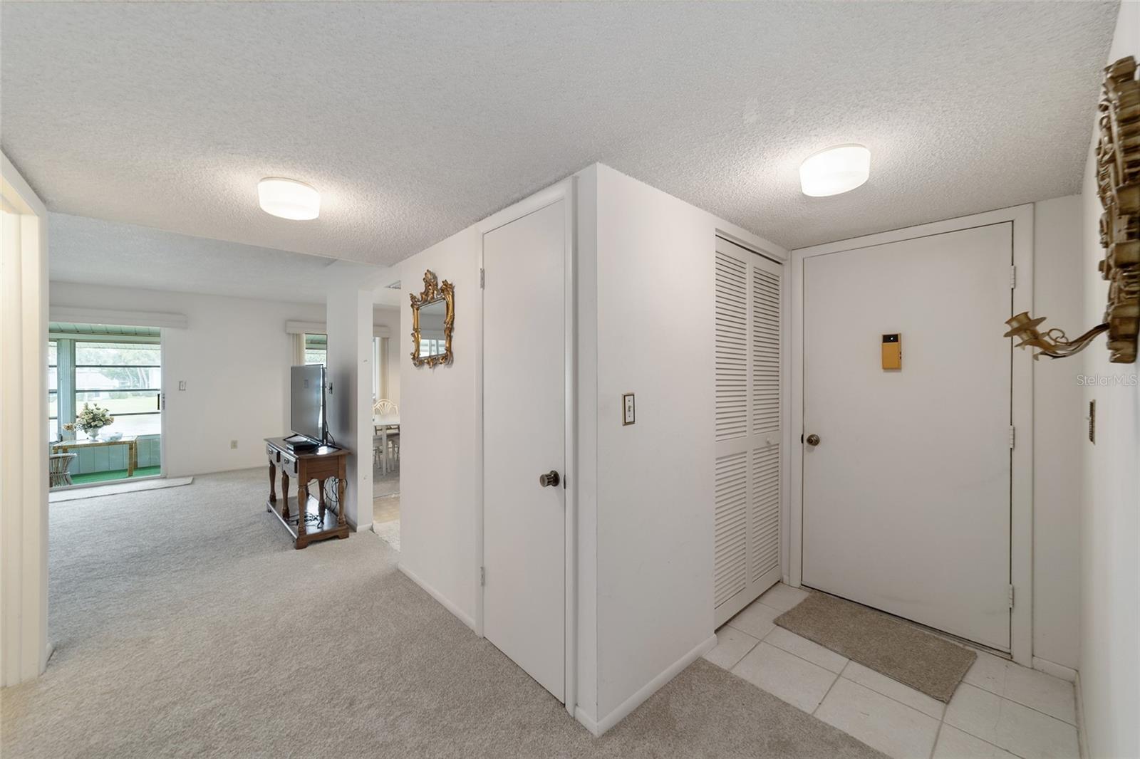 557 Midway Dr #b Property Photo 7
