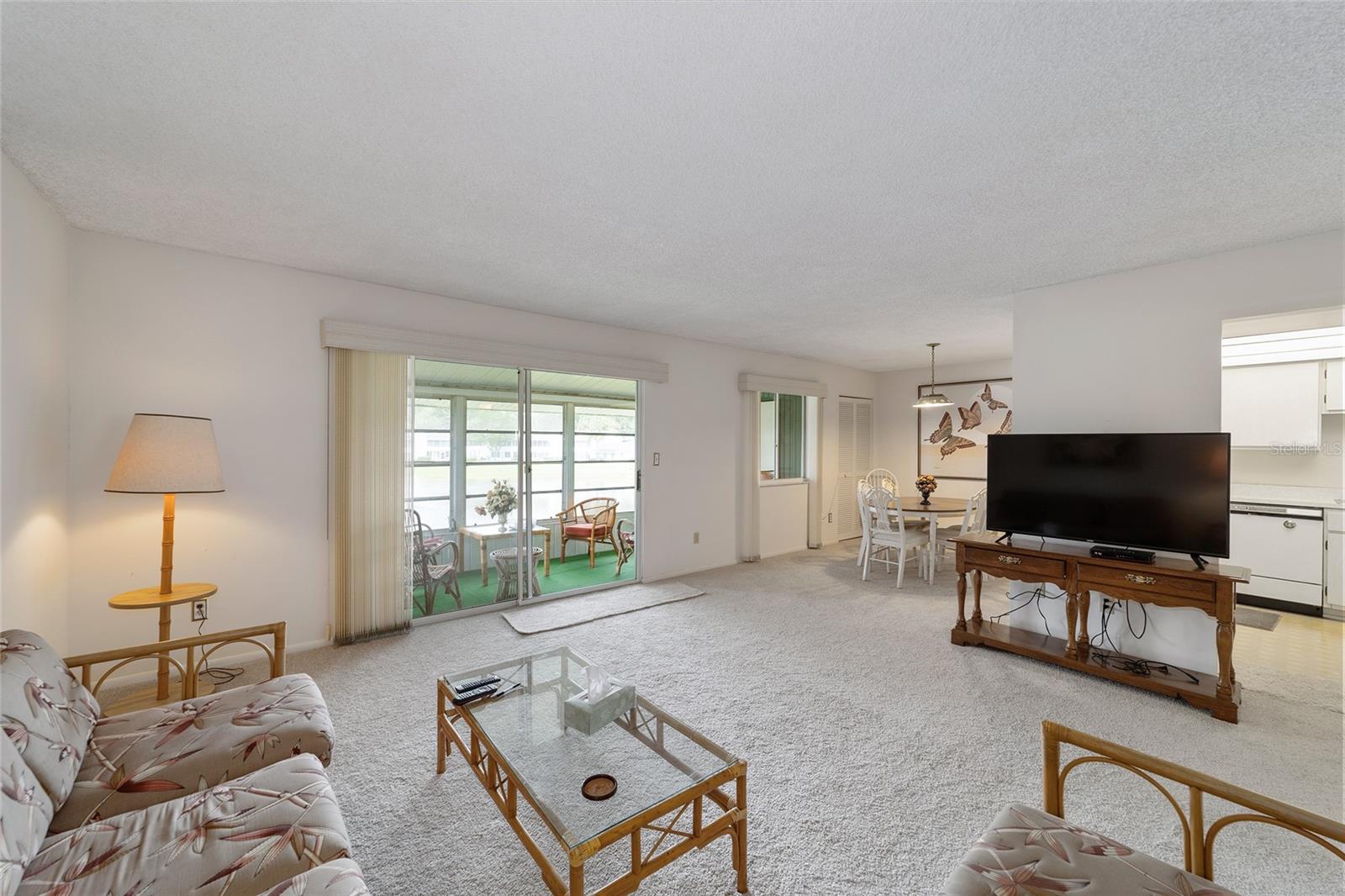 557 Midway Dr #b Property Photo 9