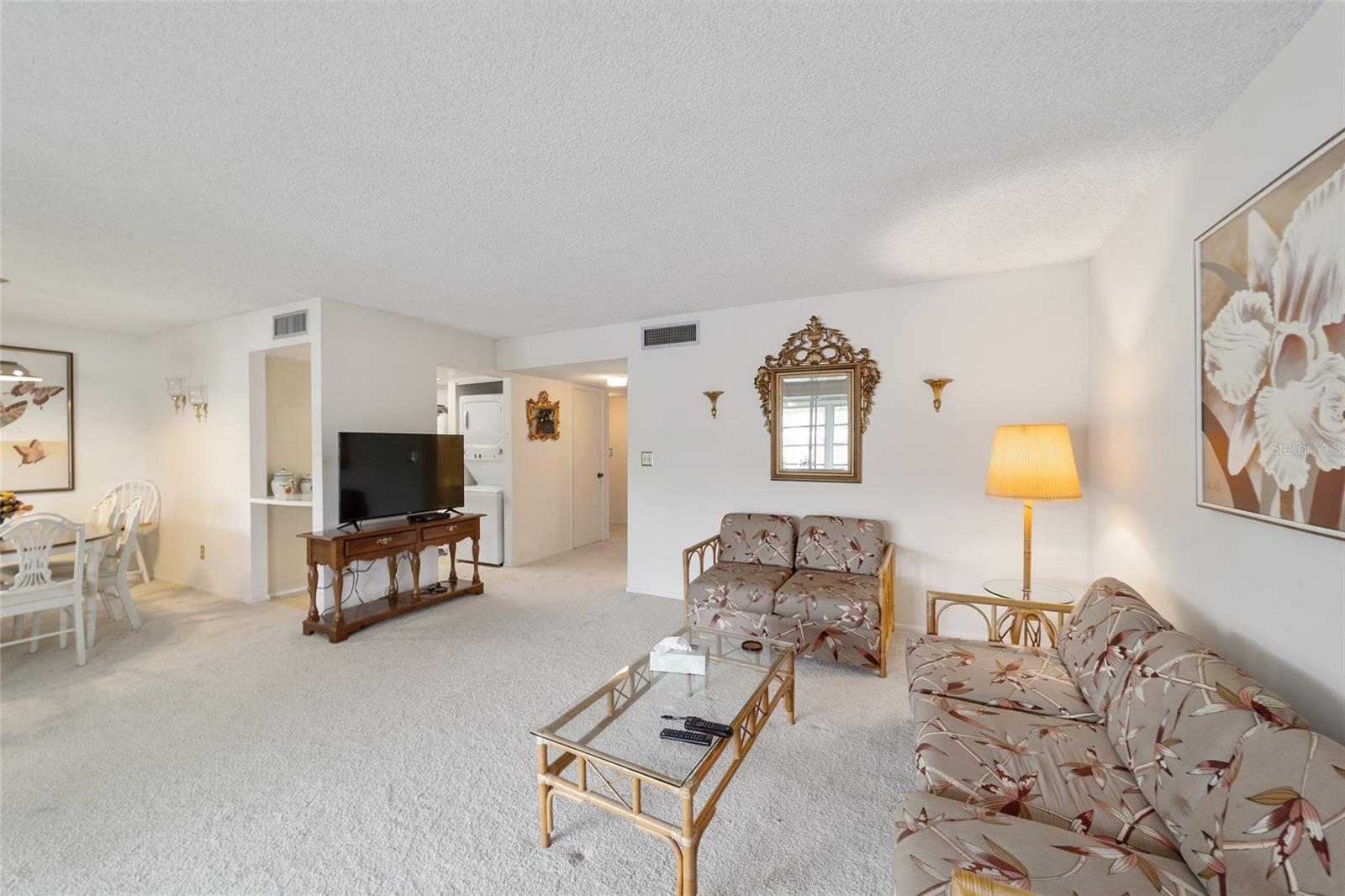 557 Midway Dr #b Property Photo 11