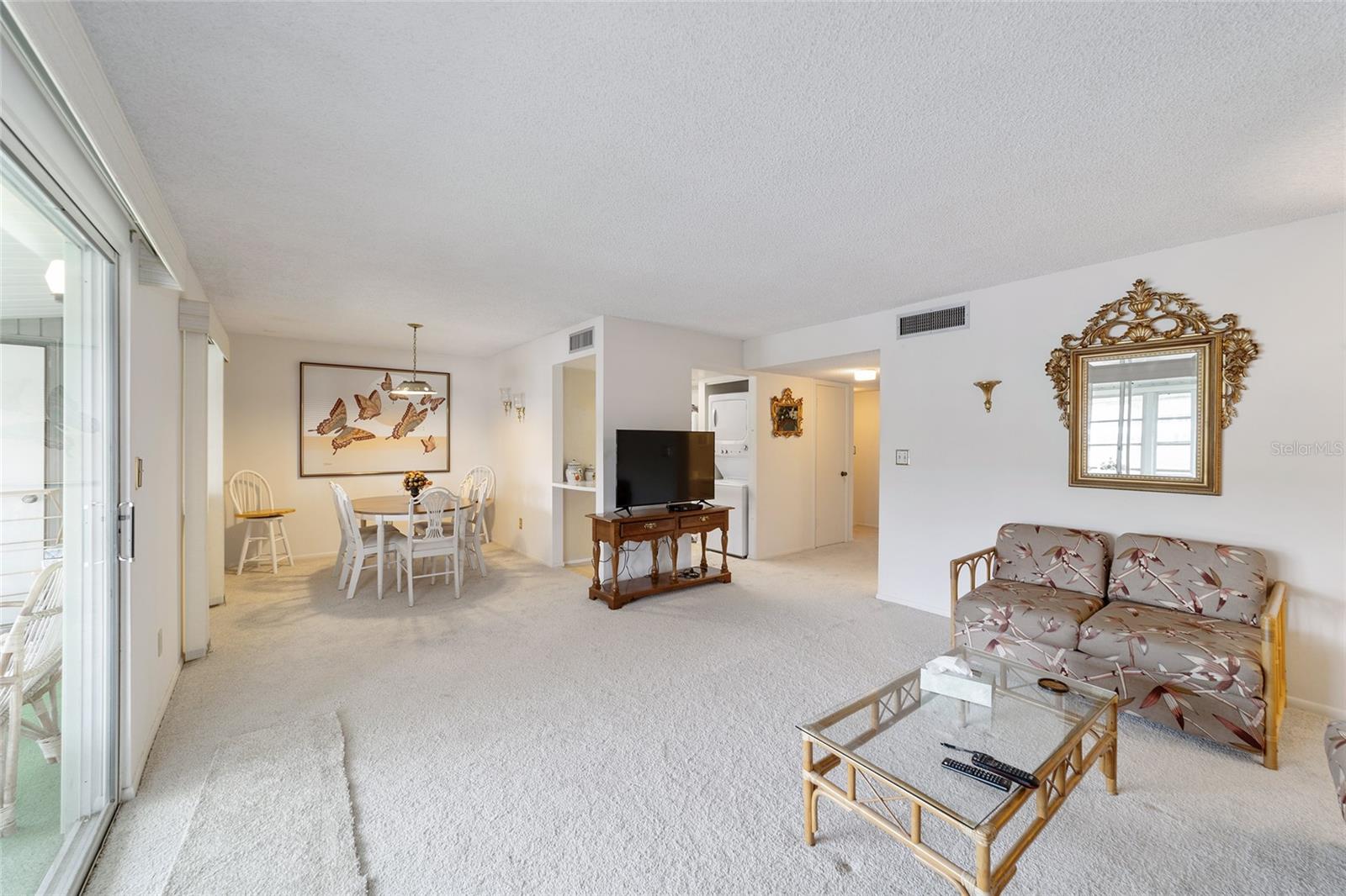 557 Midway Dr #b Property Photo 12