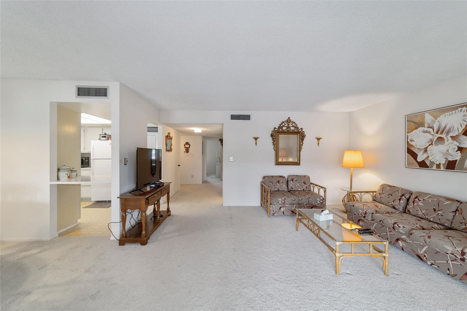 557 Midway Dr #b Property Photo 13