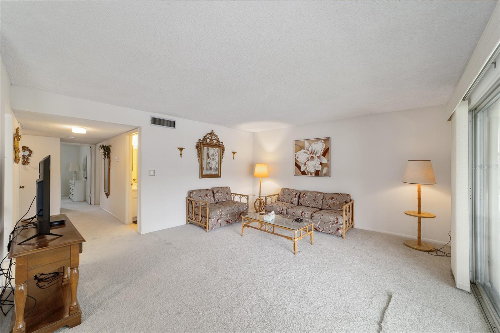 557 Midway Dr #b Property Photo 14