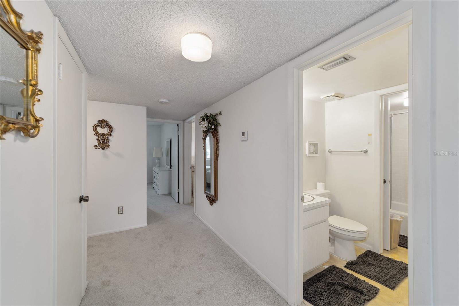 557 Midway Dr #b Property Photo 20
