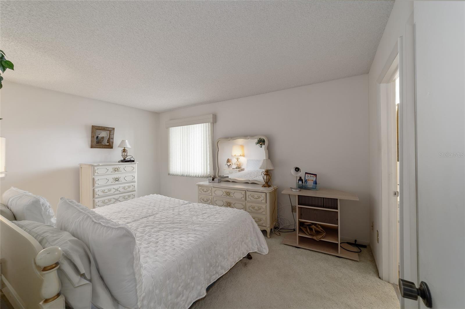 557 Midway Dr #b Property Photo 22