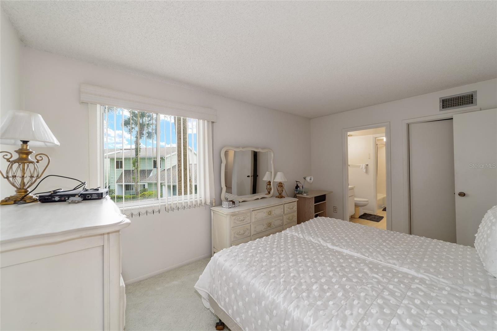 557 Midway Dr #b Property Photo 25