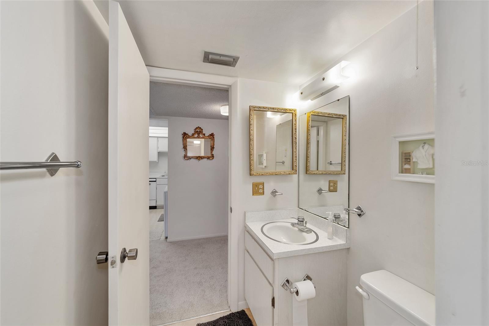 557 Midway Dr #b Property Photo 30