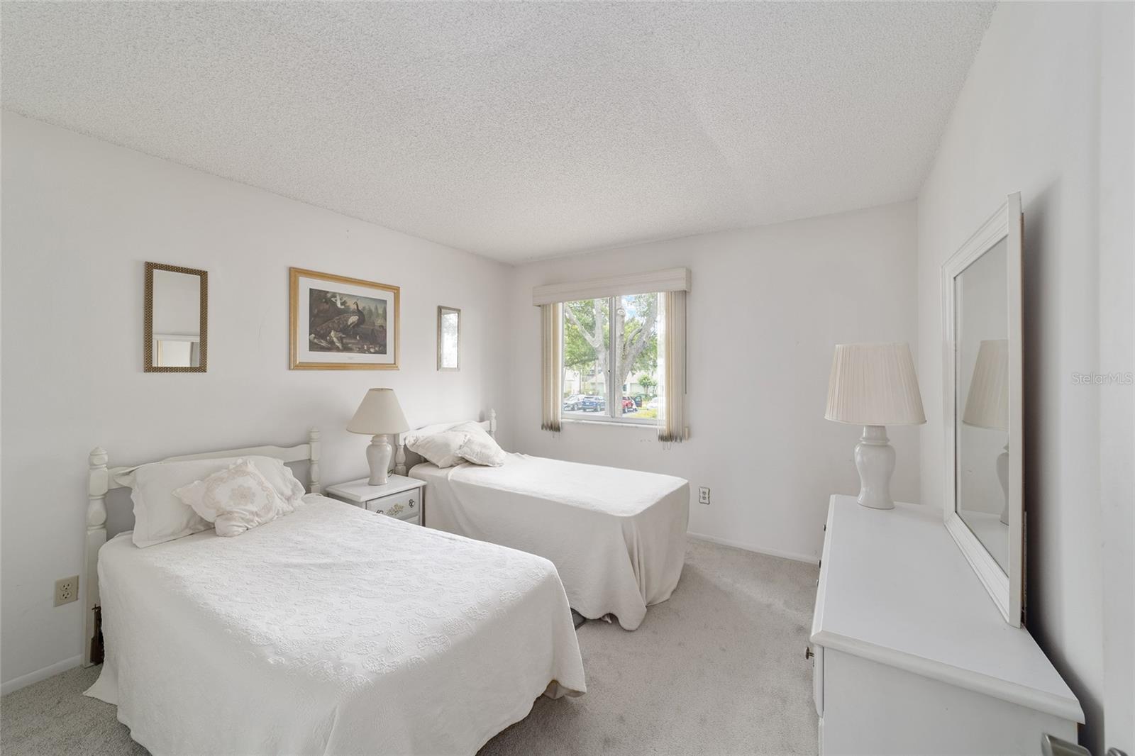 557 Midway Dr #b Property Photo 31