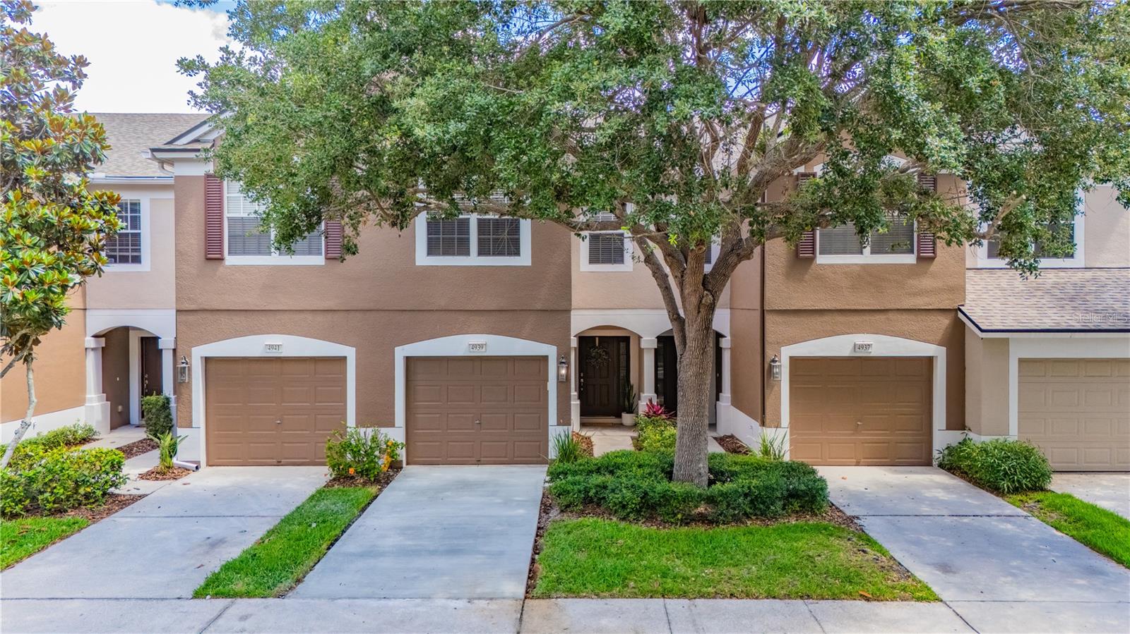 4939 POND RIDGE DR Property Photo 1
