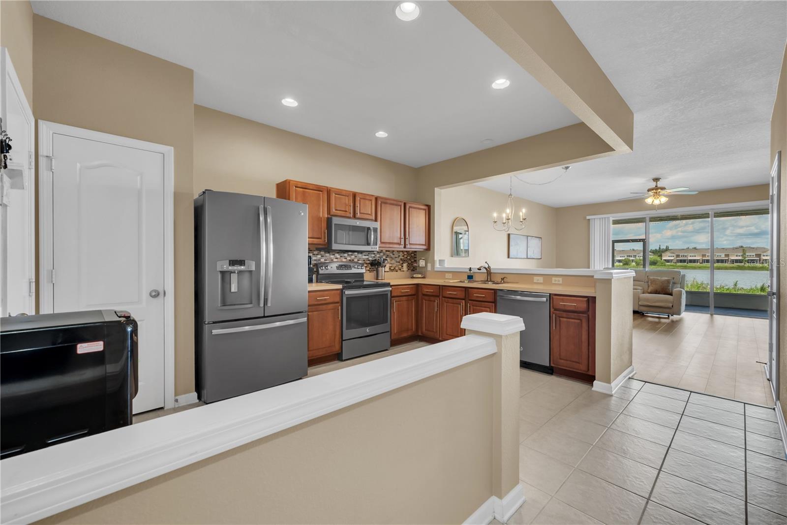 4939 Pond Ridge Dr Property Photo 6