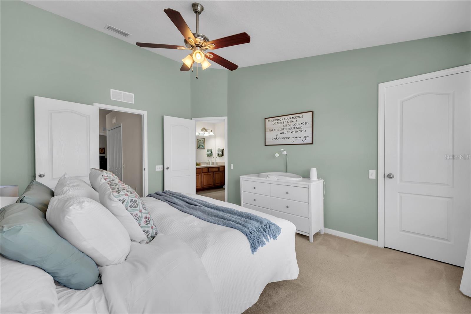 4939 Pond Ridge Dr Property Photo 9