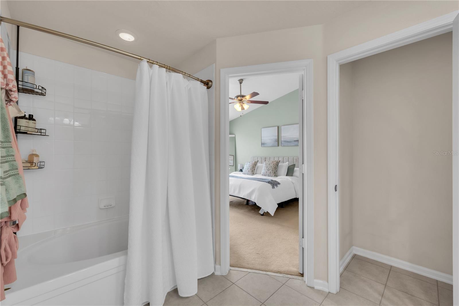 4939 Pond Ridge Dr Property Photo 16