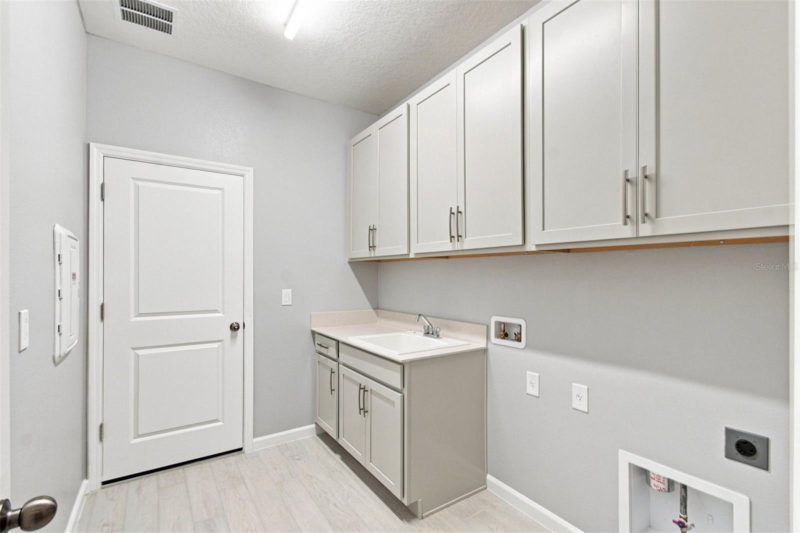 5248 High Line Dr Property Photo 19