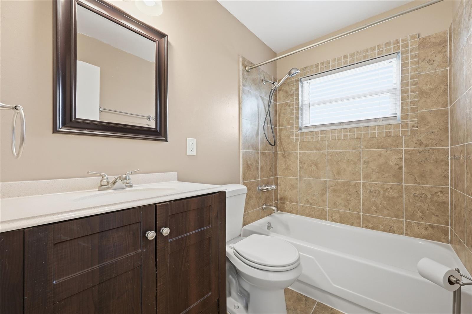 4048 Castlegate Dr Property Photo 14