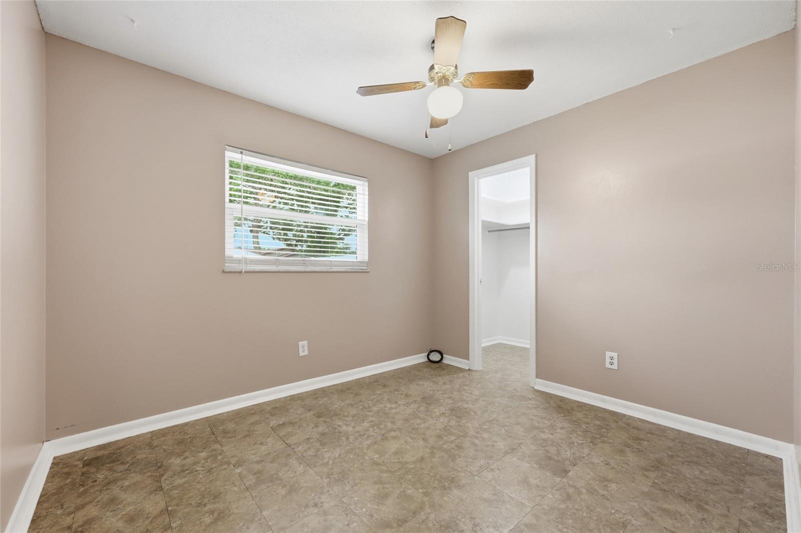 4048 Castlegate Dr Property Photo 17