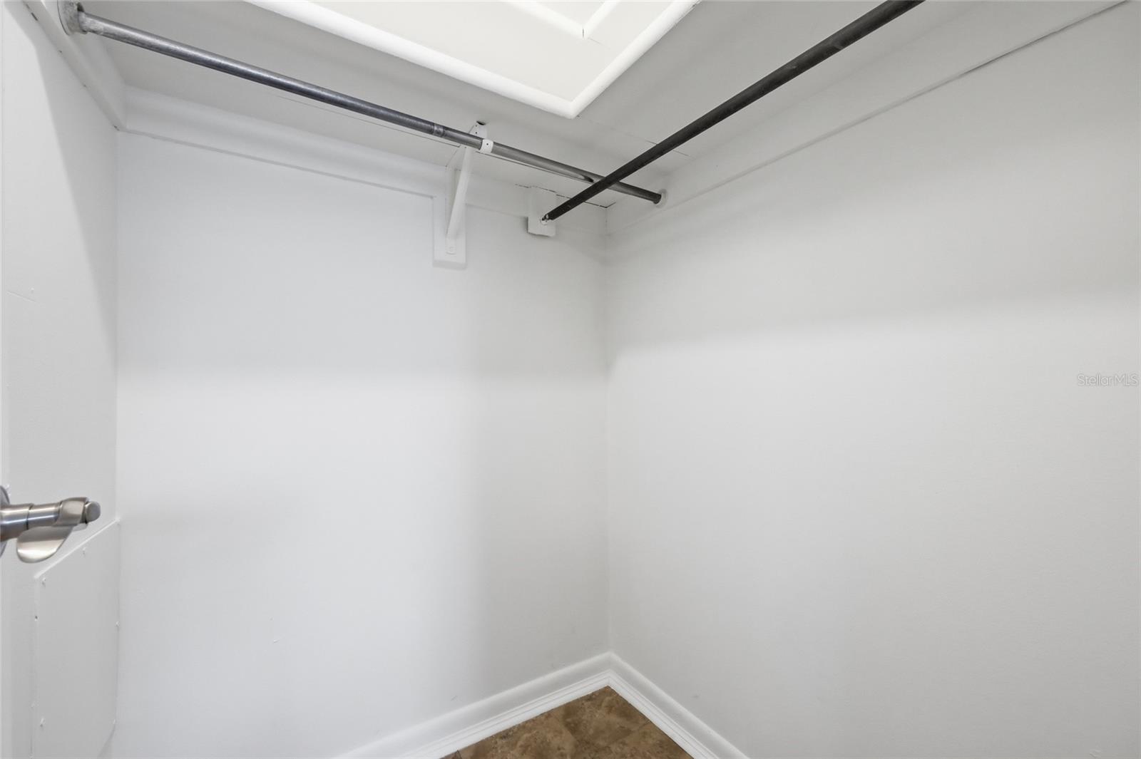4048 Castlegate Dr Property Photo 18