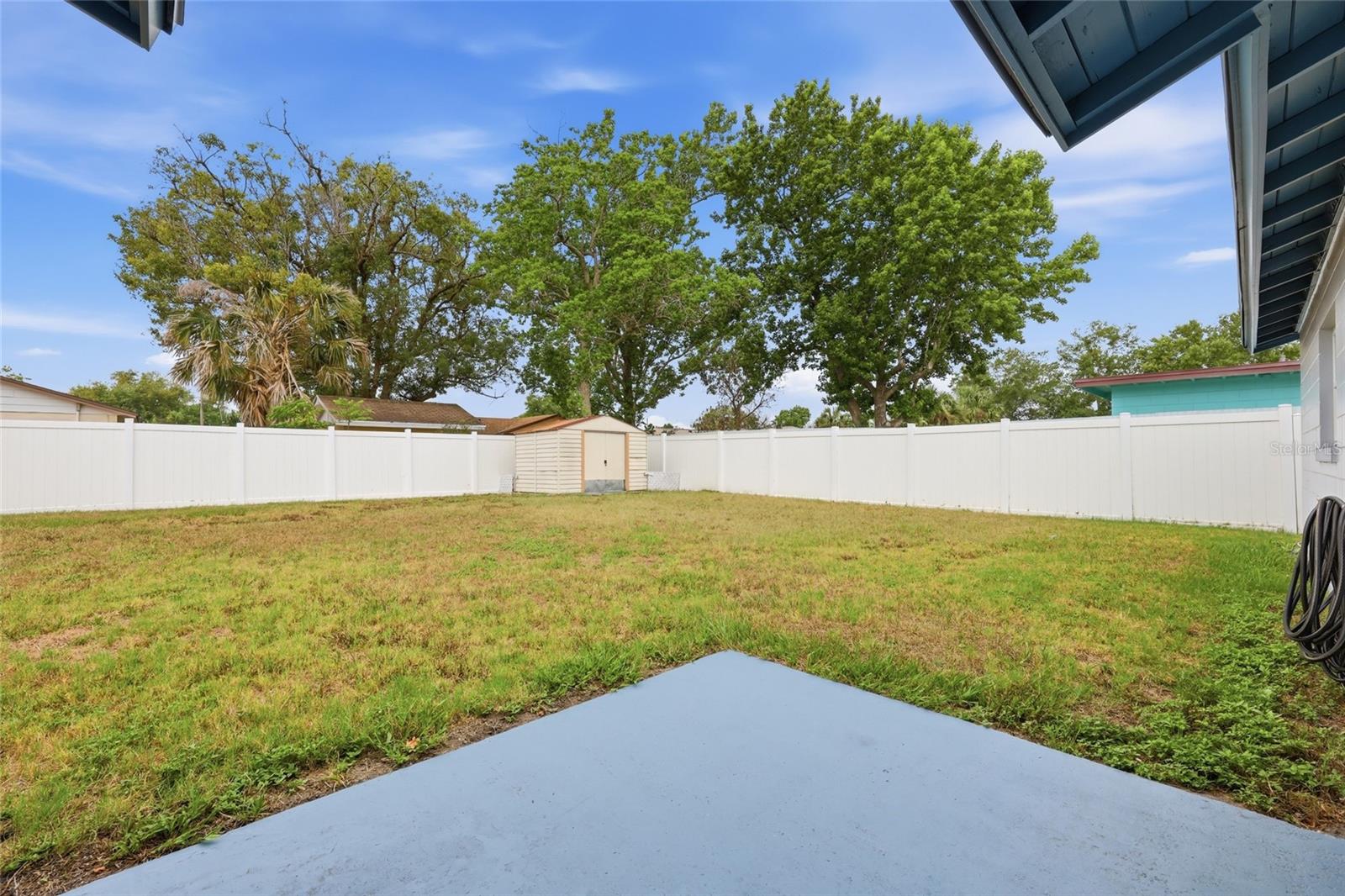 4048 Castlegate Dr Property Photo 23