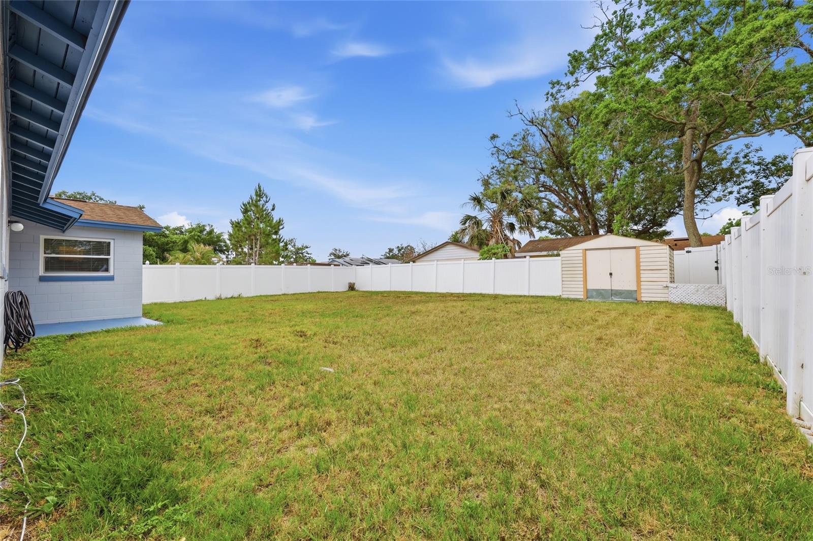 4048 Castlegate Dr Property Photo 24