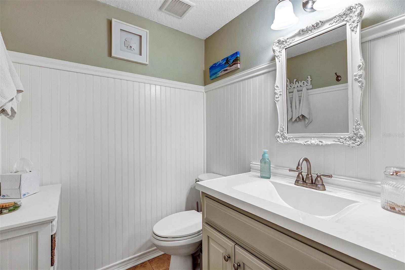121 Crown Point Cir #121 Property Photo 3